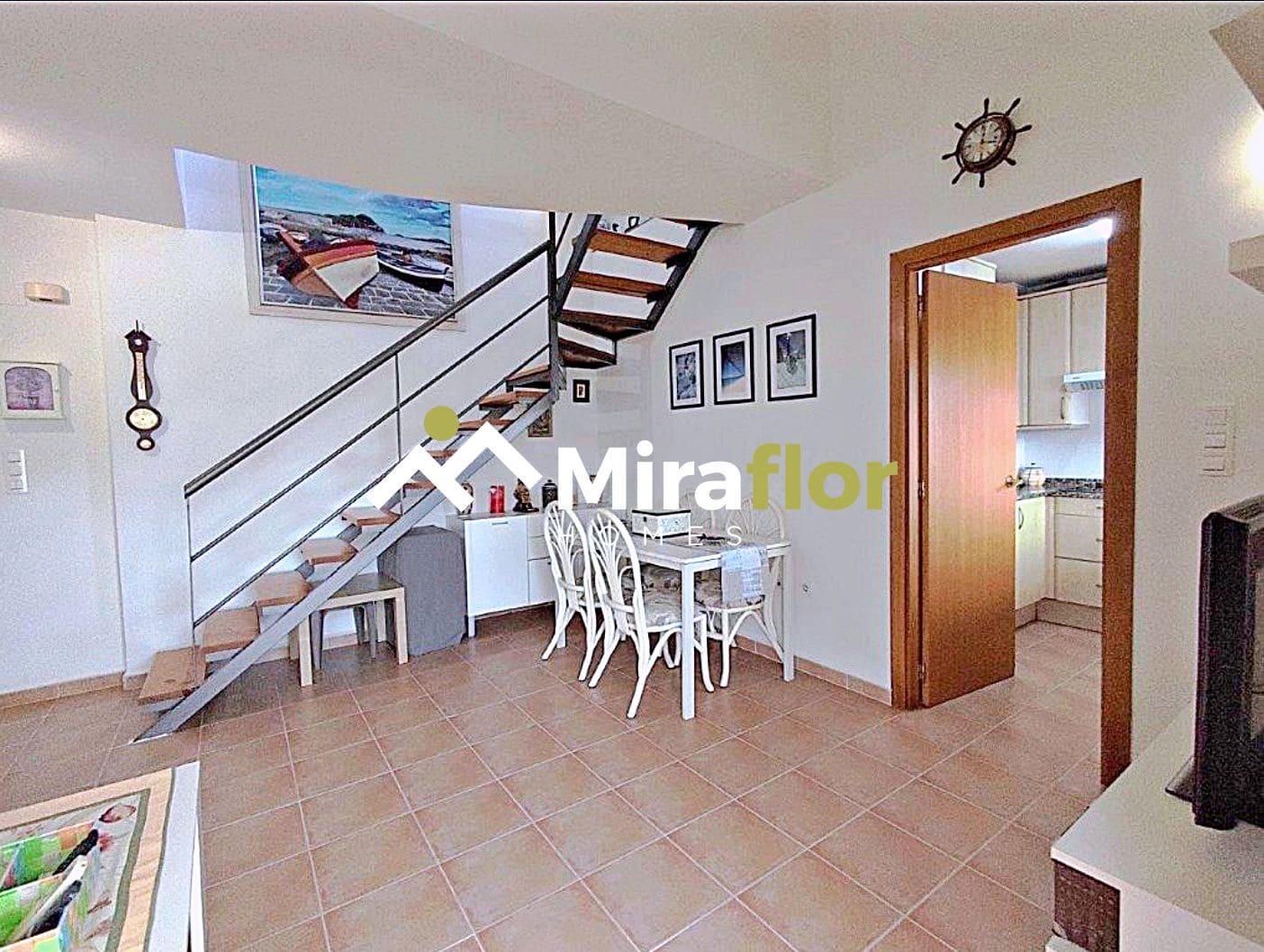 2 slaapkamer Penthouse te koop in Denia met zwembad - € 330.000 (Ref: 9228465)