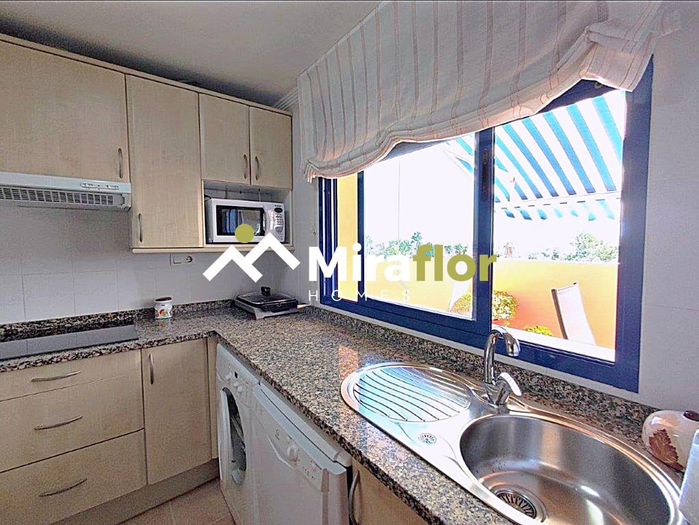 2 slaapkamer Penthouse te koop in Denia met zwembad - € 330.000 (Ref: 9228465)