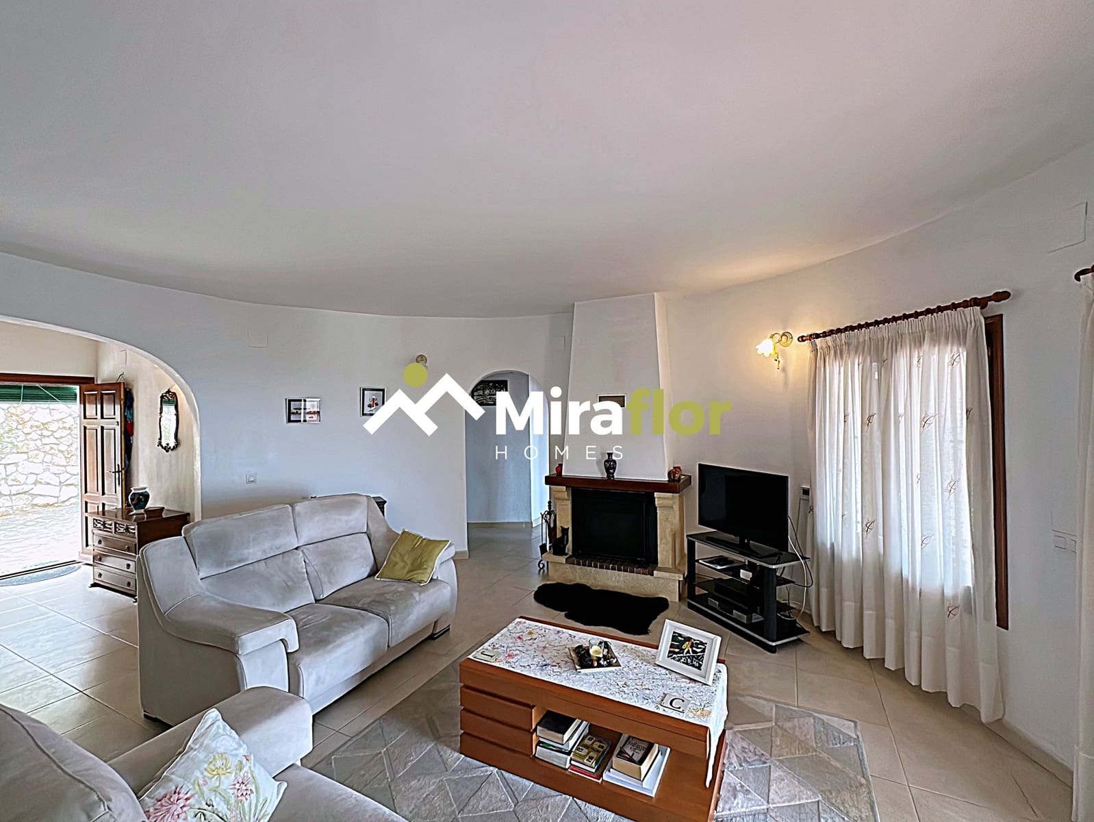 4 soveværelse Villa til salg i Monte Pego med swimmingpool - € 495.000 (Ref: 9257070)