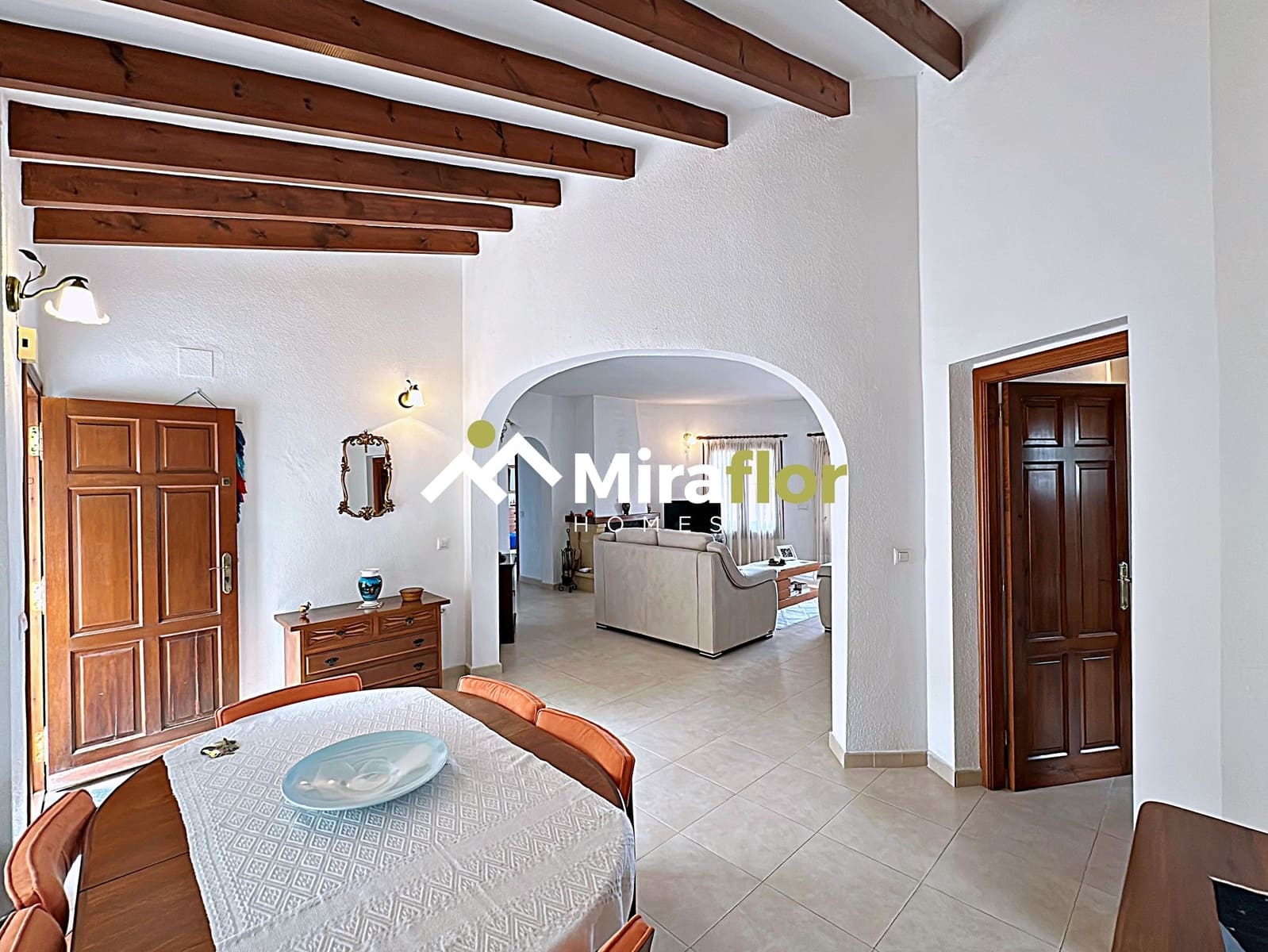 4 soveværelse Villa til salg i Monte Pego med swimmingpool - € 495.000 (Ref: 9257070)