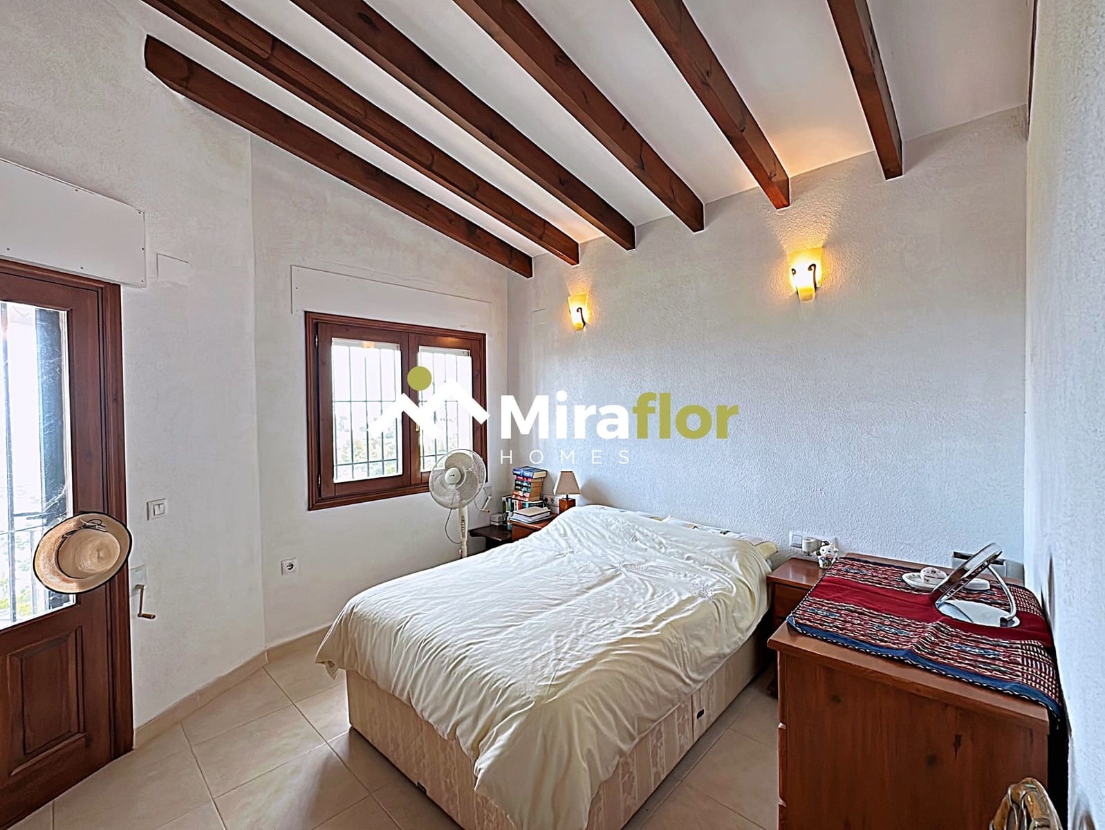 4 soveværelse Villa til salg i Monte Pego med swimmingpool - € 495.000 (Ref: 9257070)