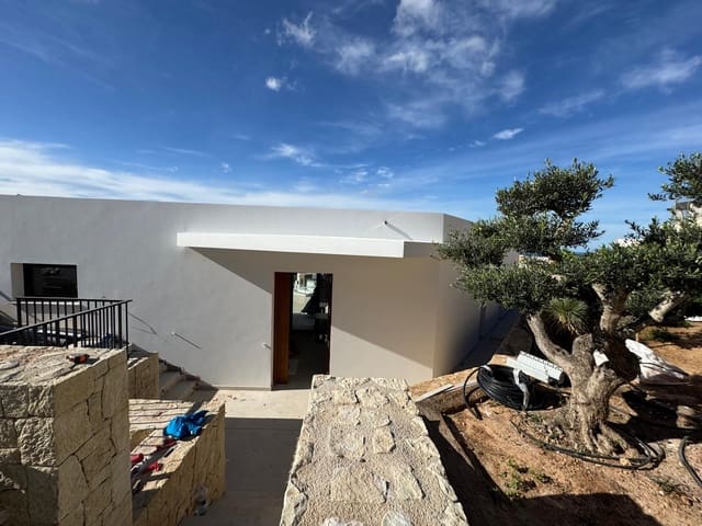 4 slaapkamer Villa te koop in Dénia met zwembad - € 1.550.000 (Ref: 9257071)