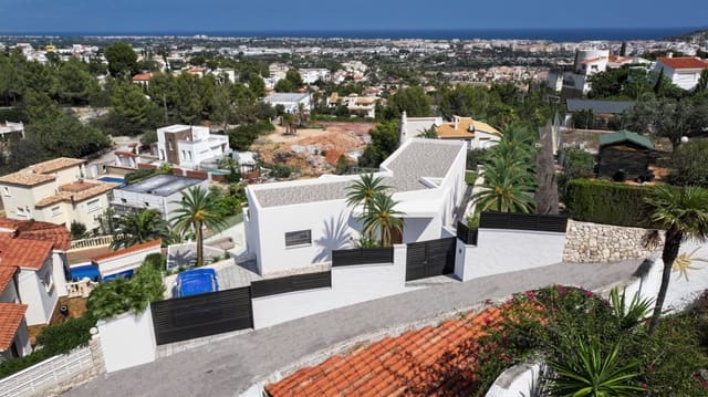 4 slaapkamer Villa te koop in Dénia met zwembad - € 1.550.000 (Ref: 9257071)