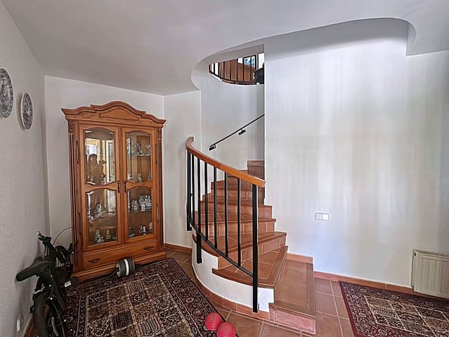 4 quarto Moradia para venda em Dénia com piscina - 590 000 € (Ref: 9257083)