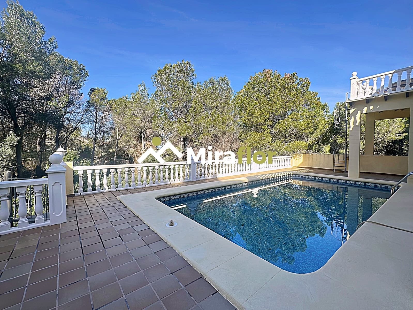4 Zimmer Villa zu verkaufen in Denia mit Pool - 590.000 € (Ref: 9257083)