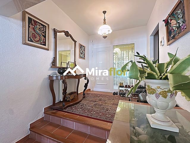 4 Zimmer Villa zu verkaufen in Dénia mit Pool - 590.000 € (Ref: 9257083)