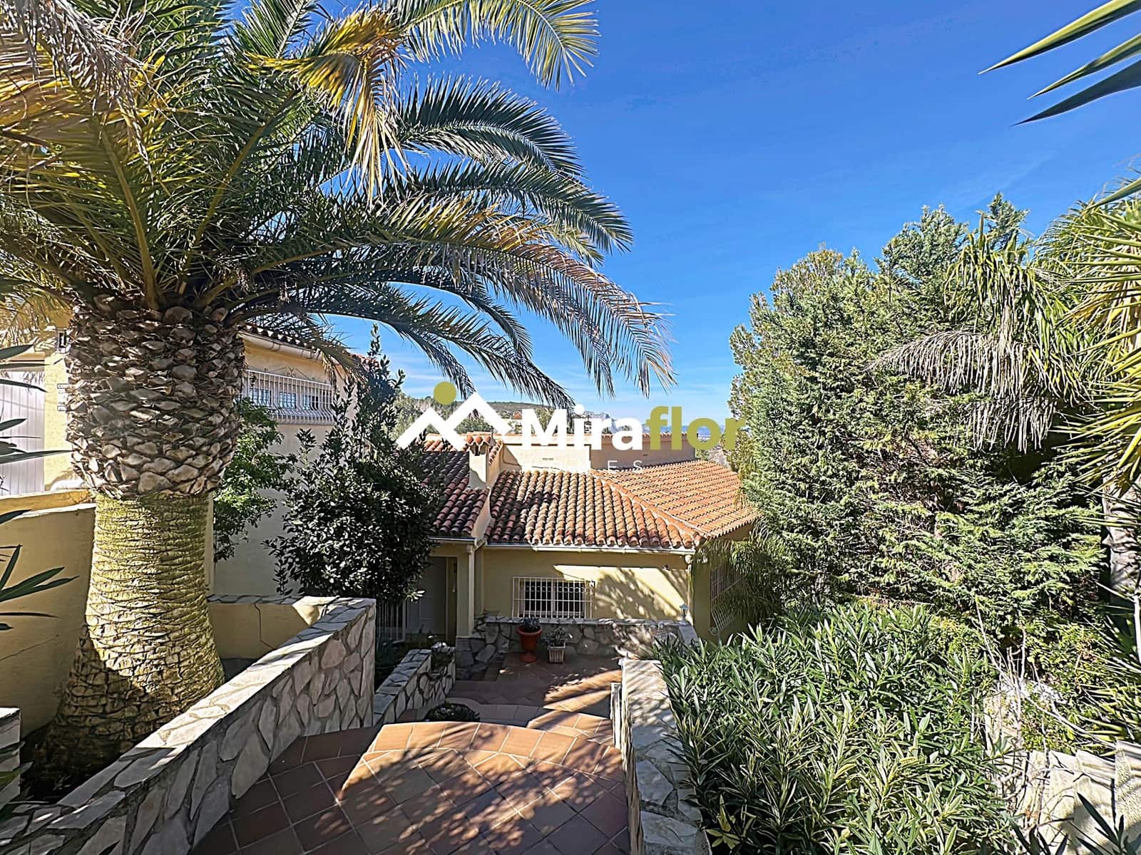 4 Zimmer Villa zu verkaufen in Denia mit Pool - 590.000 € (Ref: 9257083)