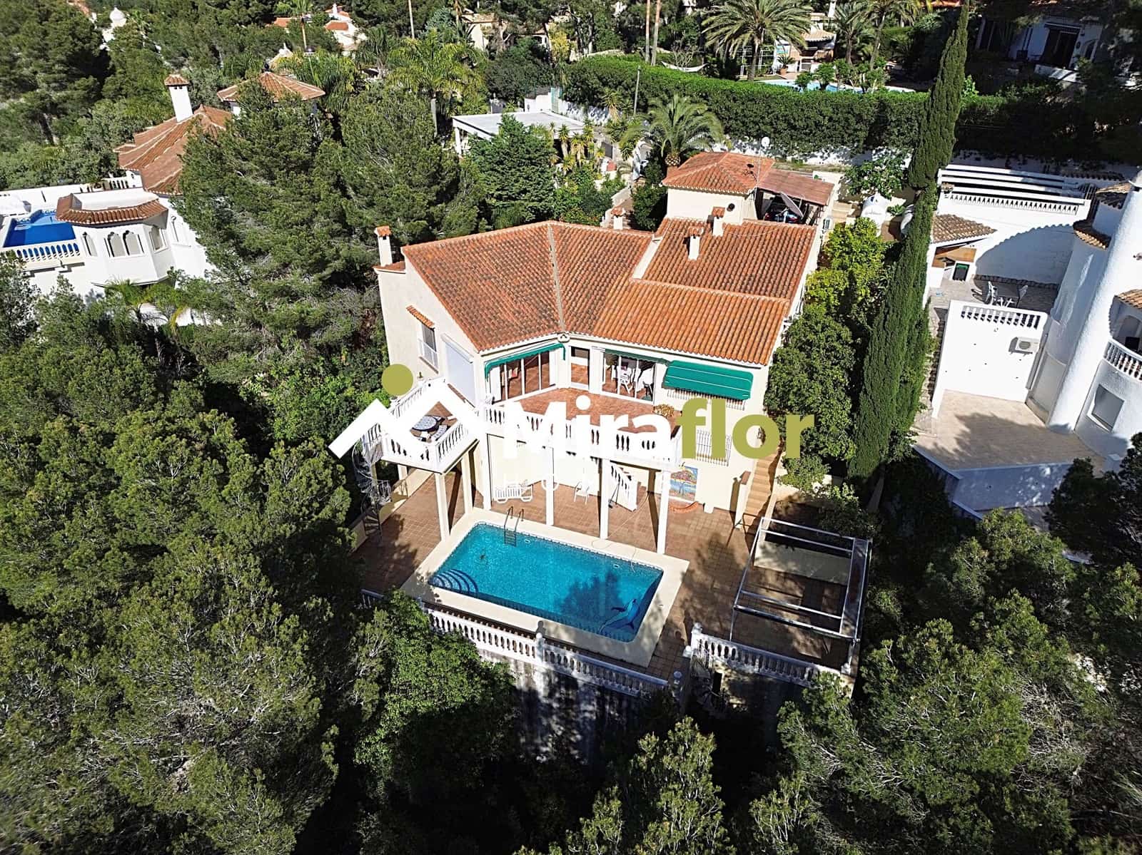 4 Zimmer Villa zu verkaufen in Denia mit Pool - 590.000 € (Ref: 9257083)