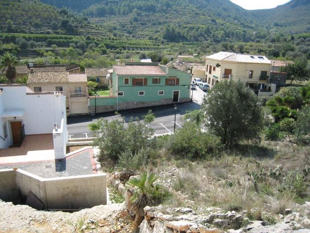 Działka budowlana na sprzedaż w Llosa de Camacho, Alcalalí / Alcanalí - 130 000 € (Ref: 9257103)