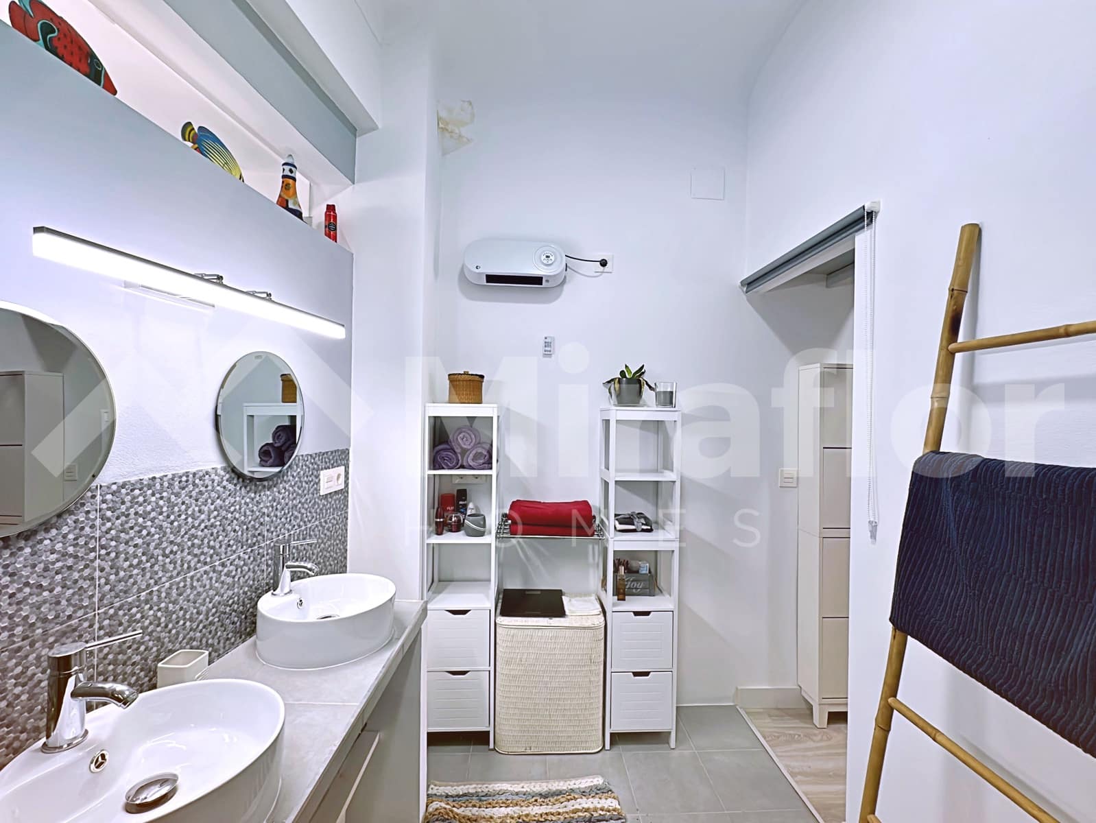 4 bedroom Townhouse for sale in Denia with garage - € 398,000 (Ref: 9296732)