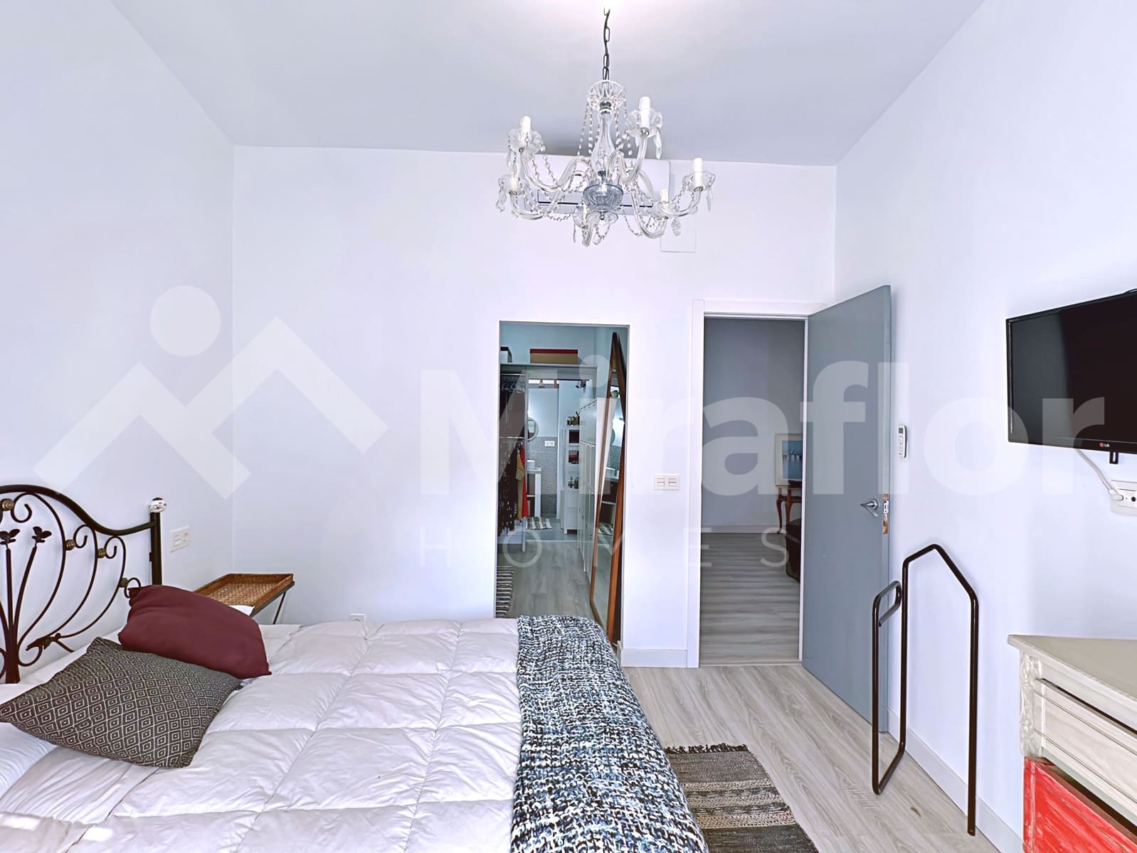 4 bedroom Townhouse for sale in Denia with garage - € 398,000 (Ref: 9296732)