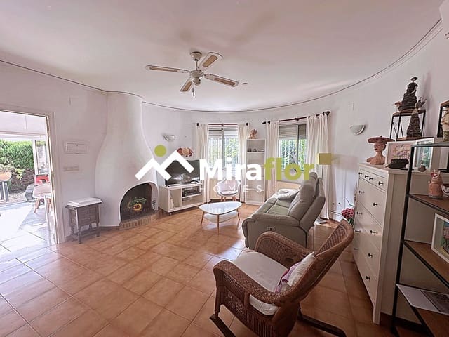 3 slaapkamer Villa te koop in Els Poblets met zwembad - € 329.000 (Ref: 9353369)