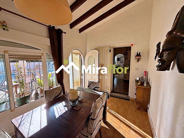 3 makuuhuone Huvila myytävänä paikassa Els Poblets mukana uima-altaan - 415 000 € (Ref: 9353370)