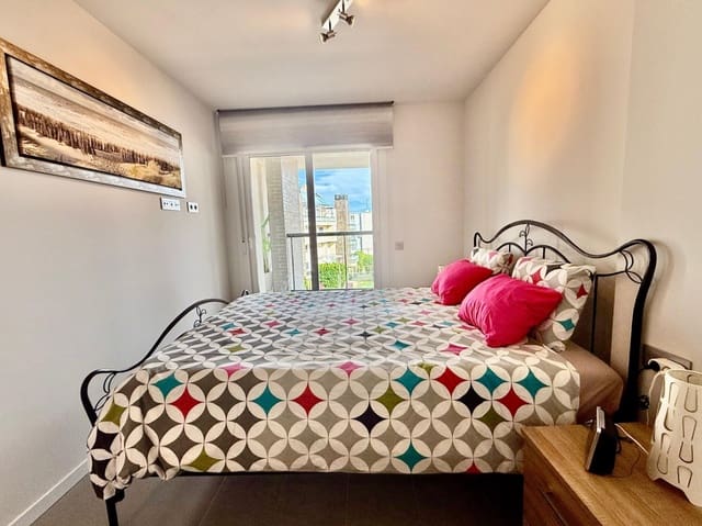2 bedroom Apartment for sale in Dénia with pool - € 379,000 (Ref: 9403215)