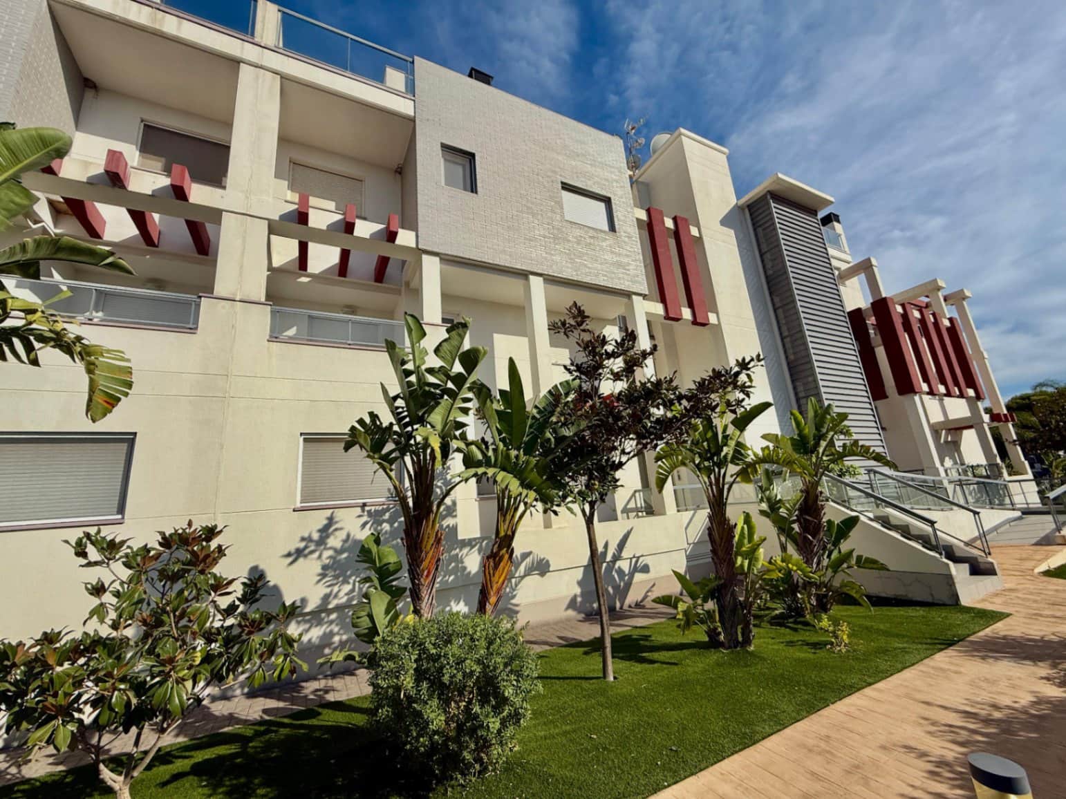 2 bedroom Apartment for sale in Denia with pool - € 379,000 (Ref: 9403215)