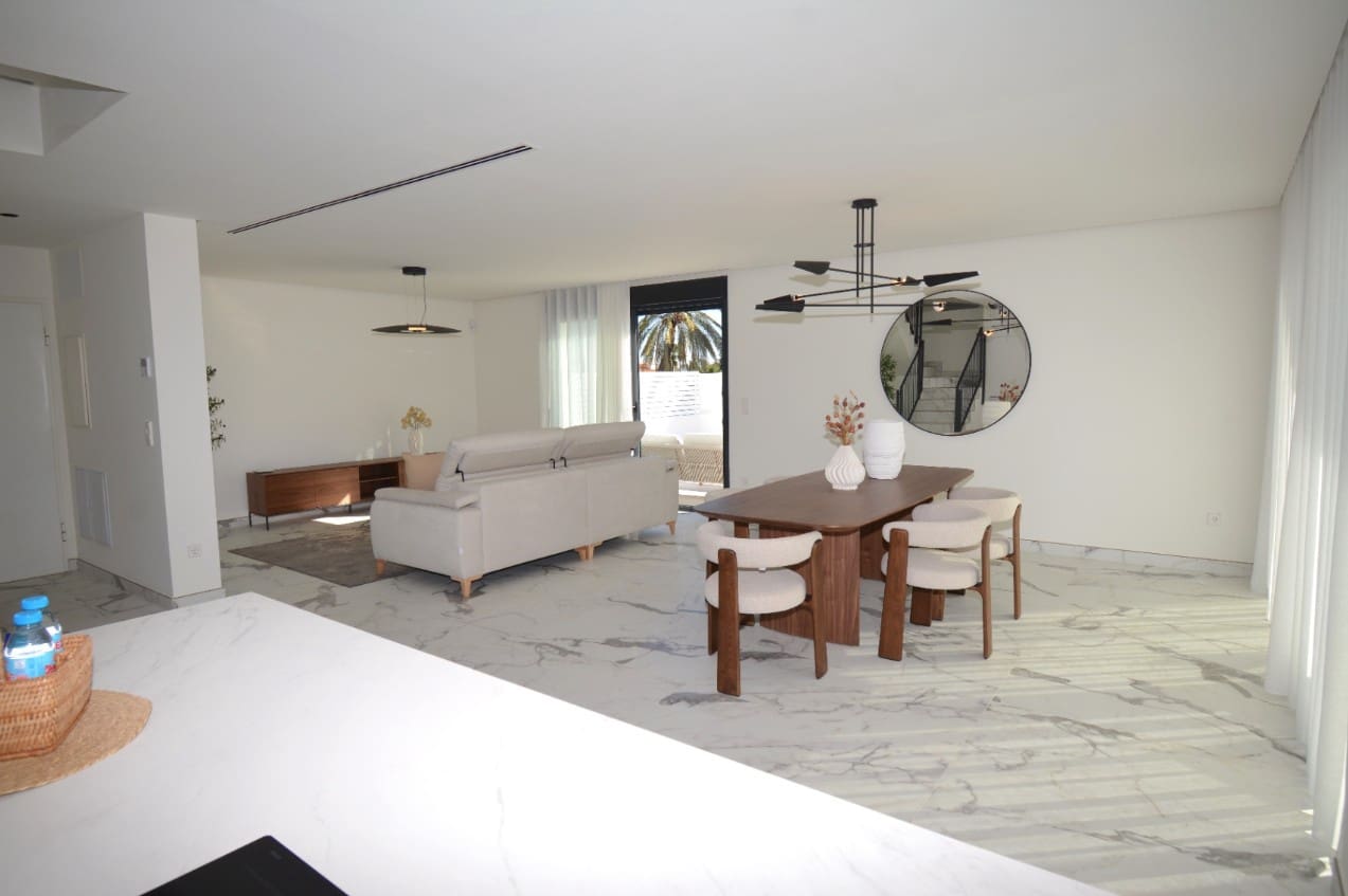 3 bedroom Villa for sale in Denia - € 695,000 (Ref: 9419504)