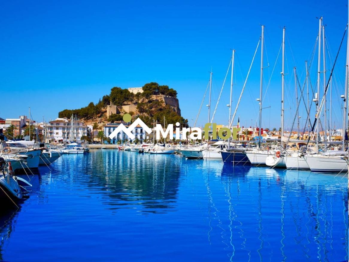 3 bedroom Apartment for sale in Denia with pool - € 325,000 (Ref: 9501955)