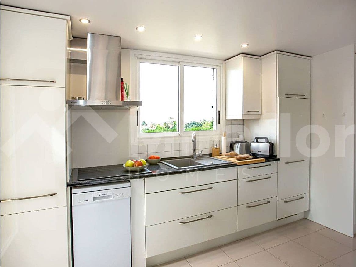 3 makuuhuone Huoneisto myytävänä paikassa Denia mukana uima-altaan - 315 000 € (Ref: 9501955)