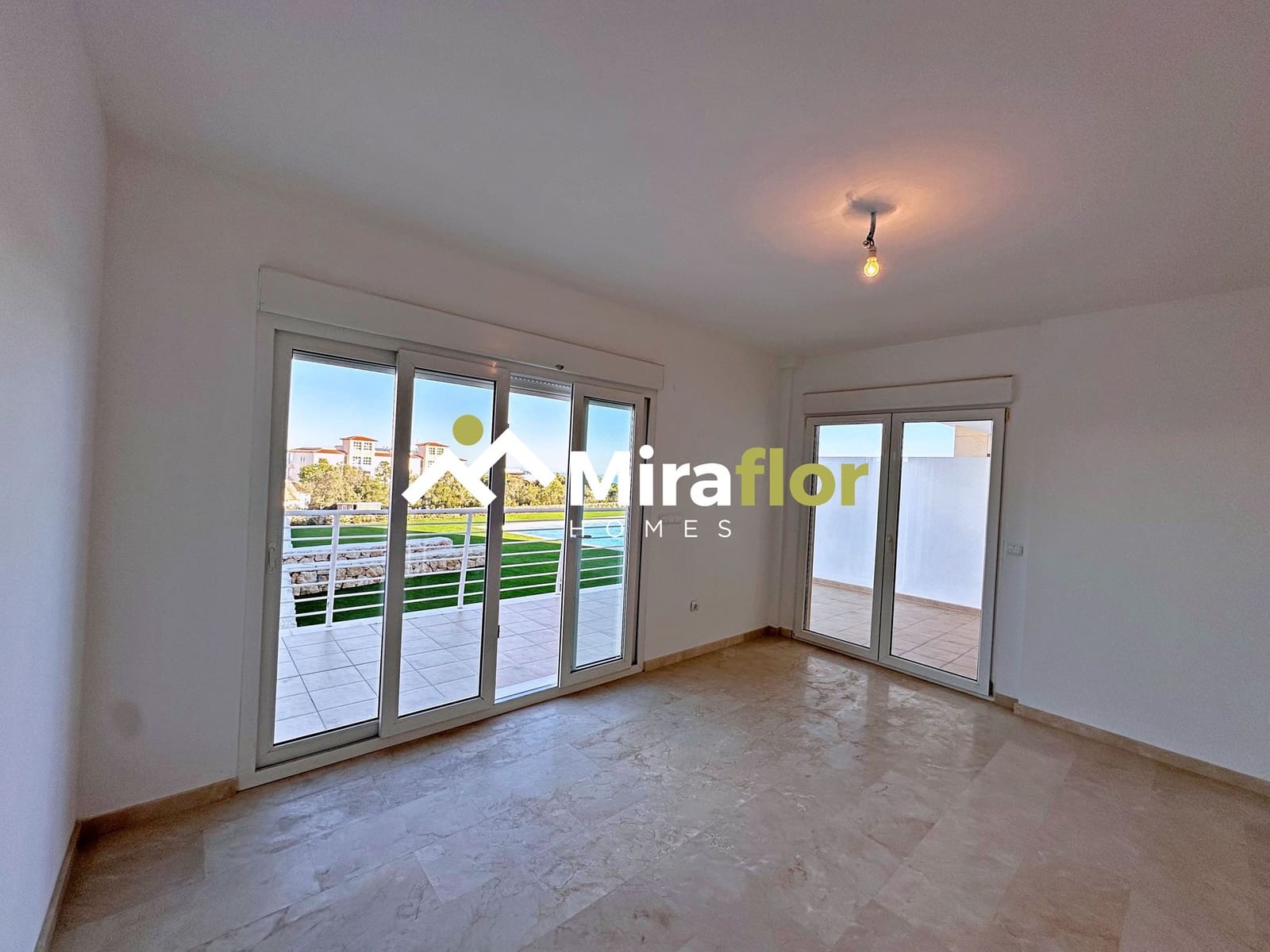 Apartamento de 2 habitaciones en Monte Pego en venta con piscina - 215.000 € (Ref: 9527428)