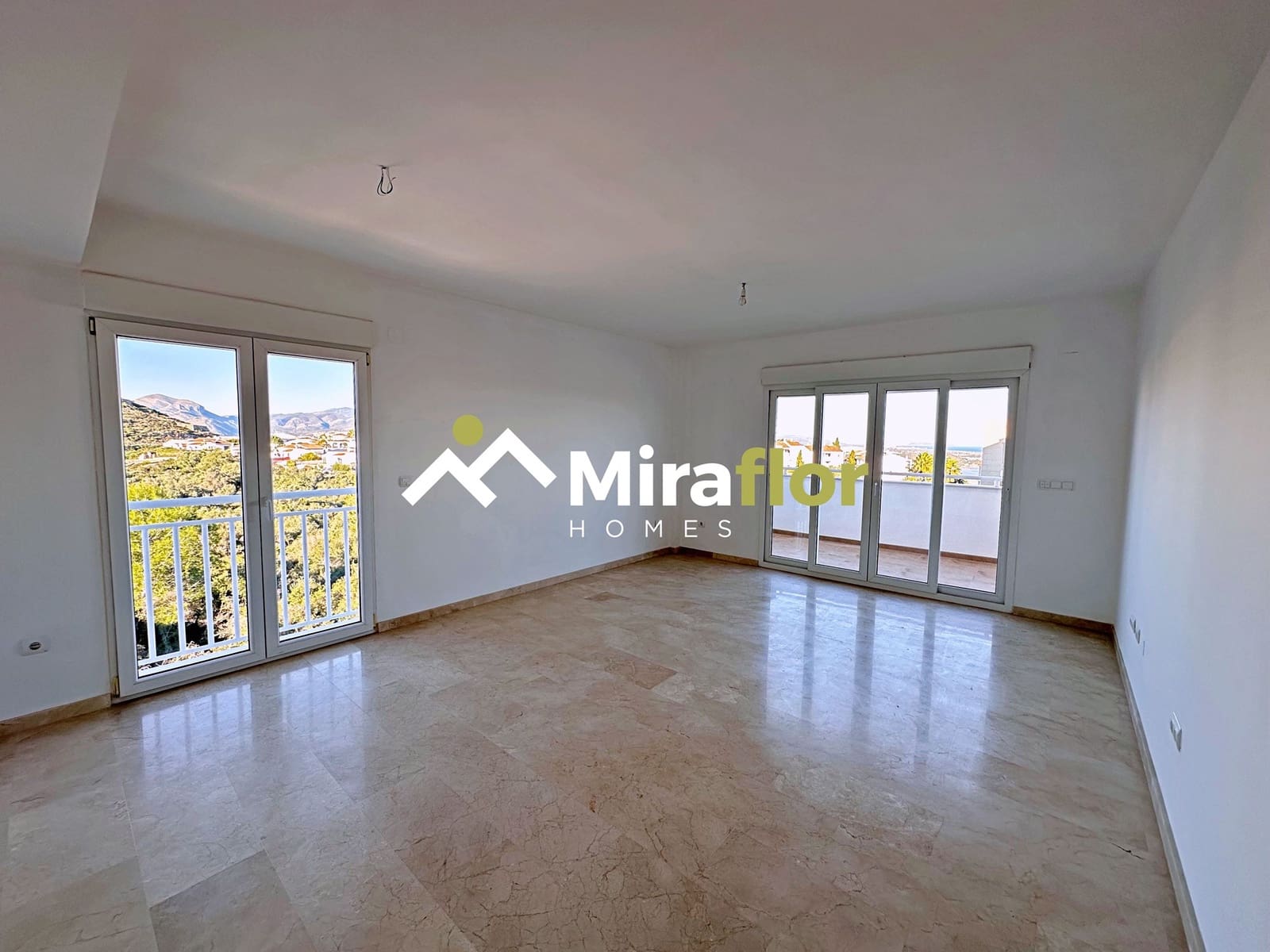 Apartamento de 2 habitaciones en Monte Pego en venta con piscina - 215.000 € (Ref: 9527428)