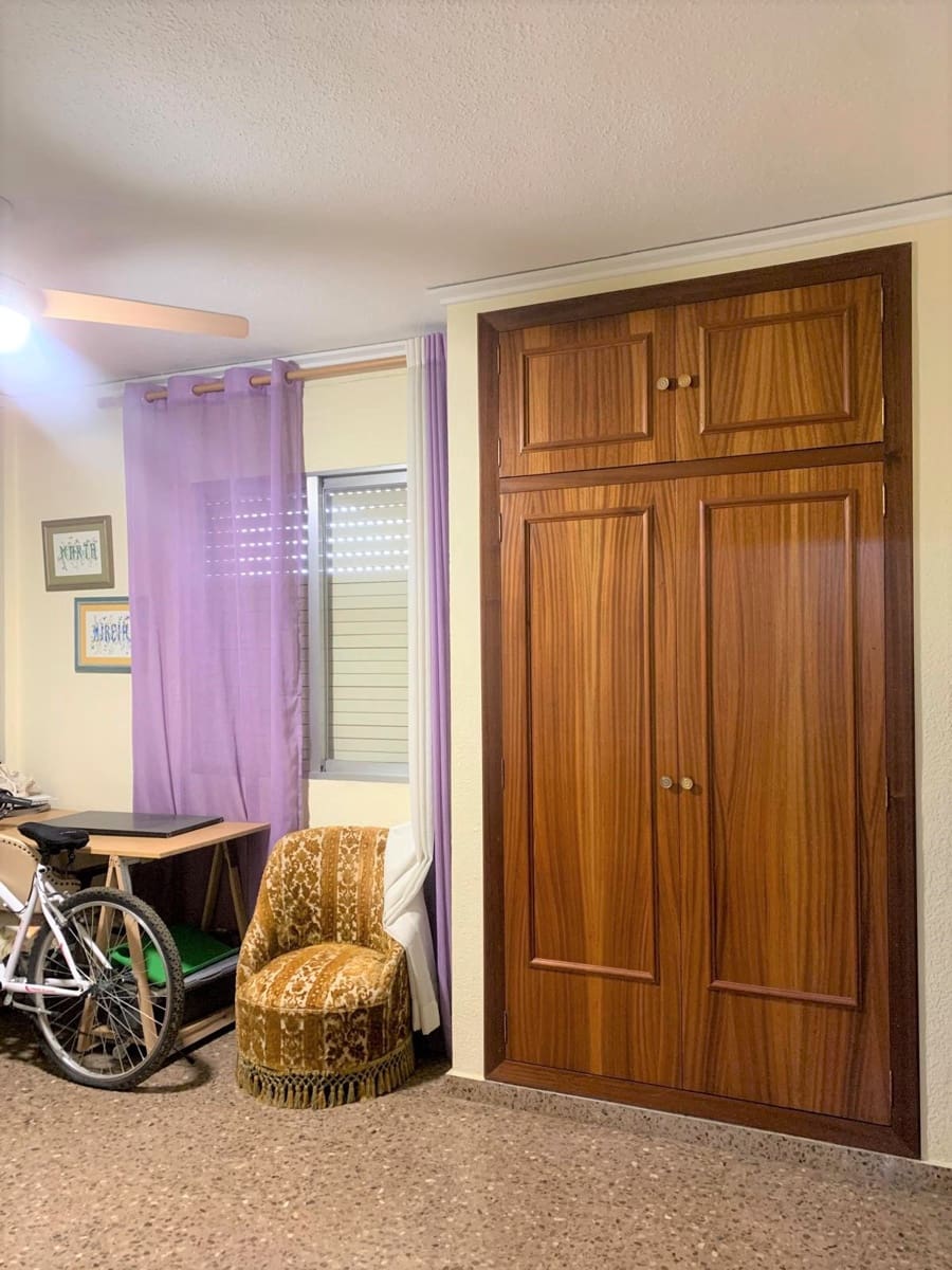 5 quarto Apartamento para venda em Denia - 300 000 € (Ref: 9530126)