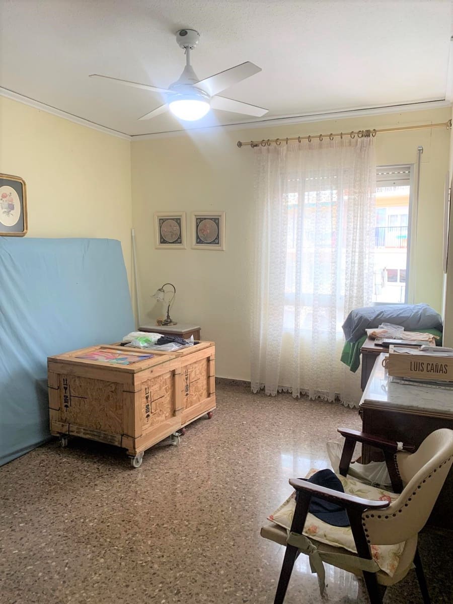 5 quarto Apartamento para venda em Denia - 300 000 € (Ref: 9530126)