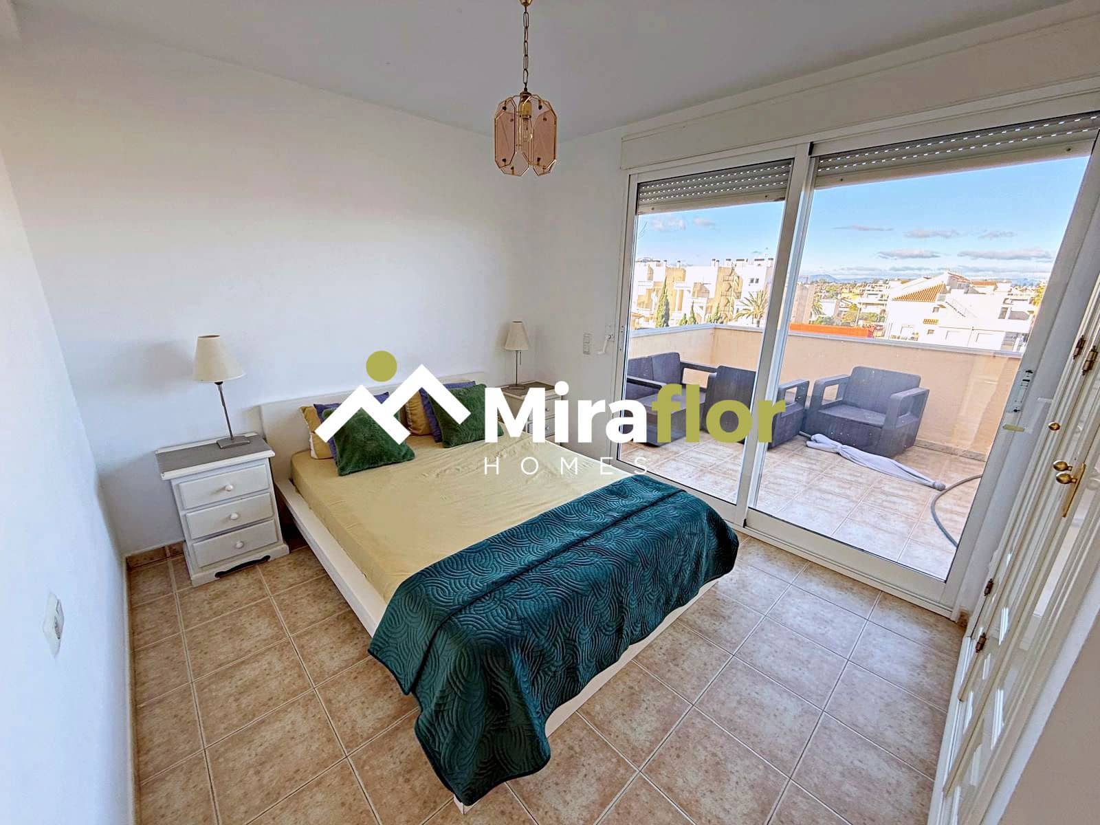 2 sovrum Lägenhet till salu i Denia med pool - 275 000 € (Ref: 9533472)