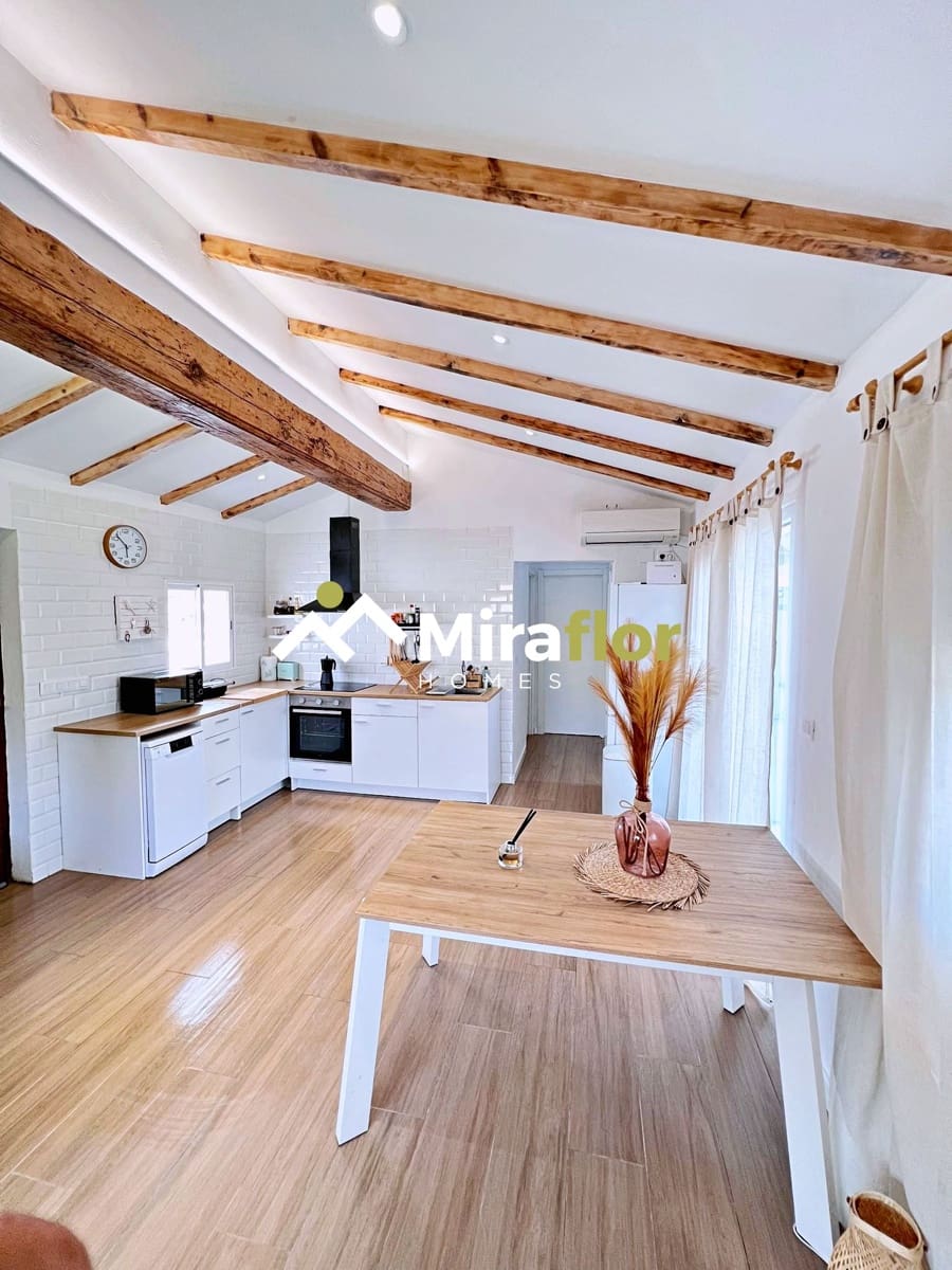 4 bedroom Villa for sale in Denia with pool - € 480,000 (Ref: 9540955)