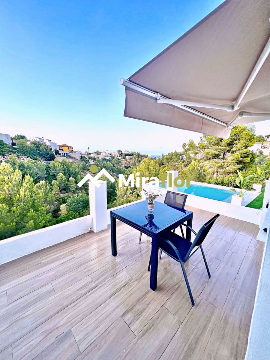 4 bedroom Villa for sale in Denia with pool - € 480,000 (Ref: 9540955)