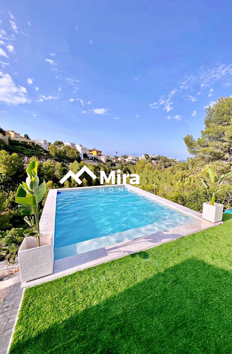 4 bedroom Villa for sale in Denia with pool - € 480,000 (Ref: 9540955)