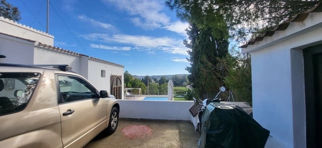 Chalet de 3 habitaciones en Dénia en venta con piscina - 628.000 € (Ref: 9543145)