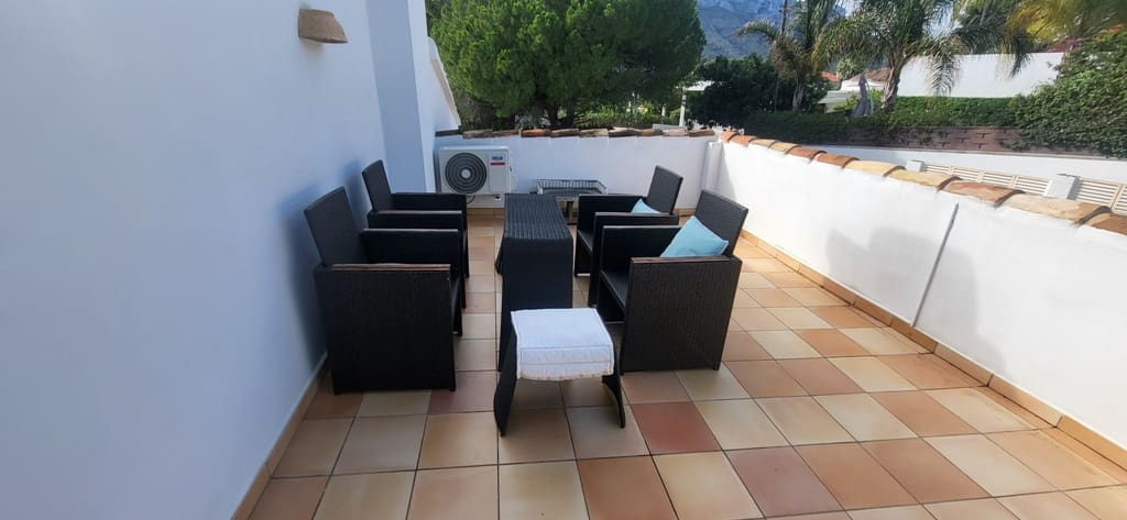 Chalet de 3 habitaciones en Dénia en venta con piscina - 628.000 € (Ref: 9543145)