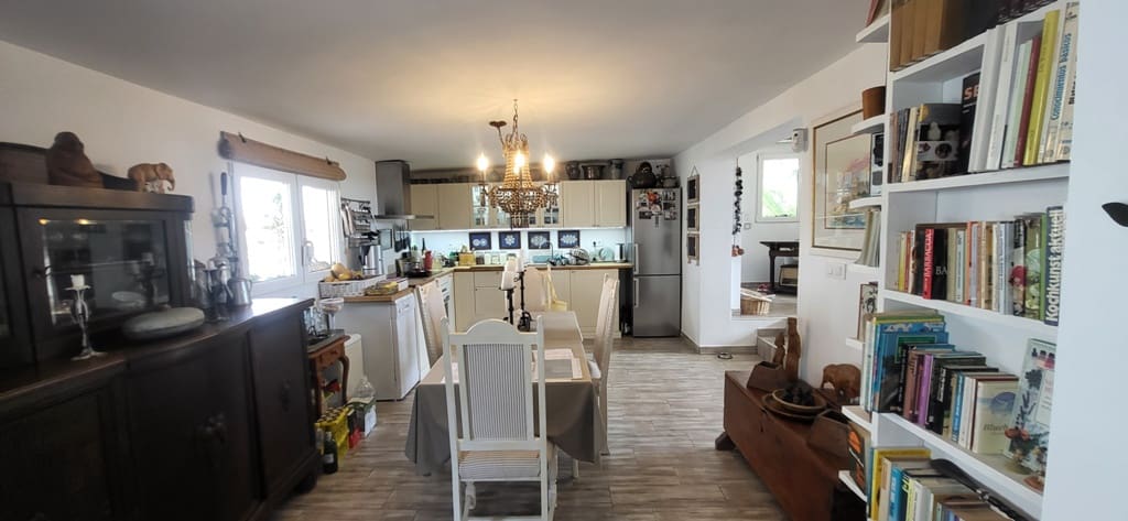 Chalet de 3 habitaciones en Dénia en venta con piscina - 628.000 € (Ref: 9543145)