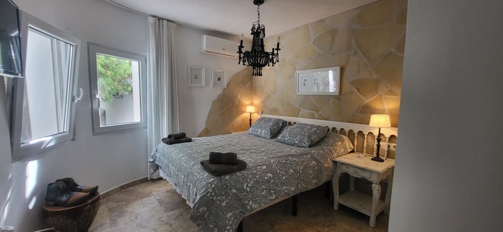 Chalet de 3 habitaciones en Dénia en venta con piscina - 628.000 € (Ref: 9543145)