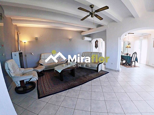 3 Zimmer Villa zu verkaufen in Dénia mit Pool - 750.000 € (Ref: 9606668)