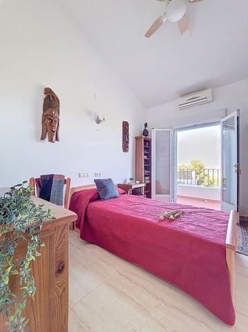 3 soveværelse Villa til salg i Pego med swimmingpool - € 395.000 (Ref: 9606669)