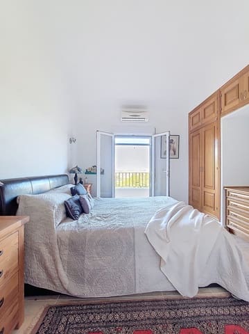 3 makuuhuone Huvila myytävänä paikassa Pego mukana uima-altaan - 395 000 € (Ref: 9606669)