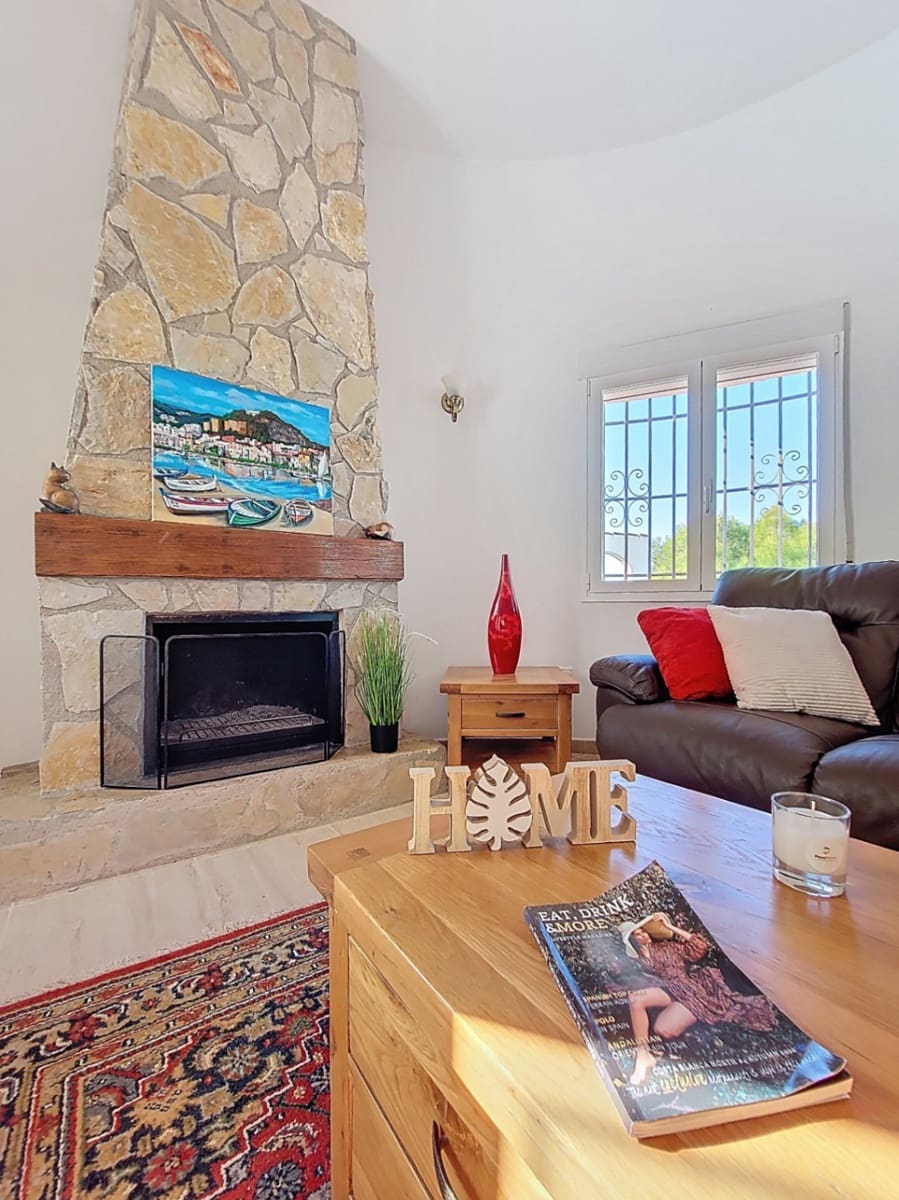 Chalet de 3 habitaciones en Pego en venta con piscina - 395.000 € (Ref: 9606669)