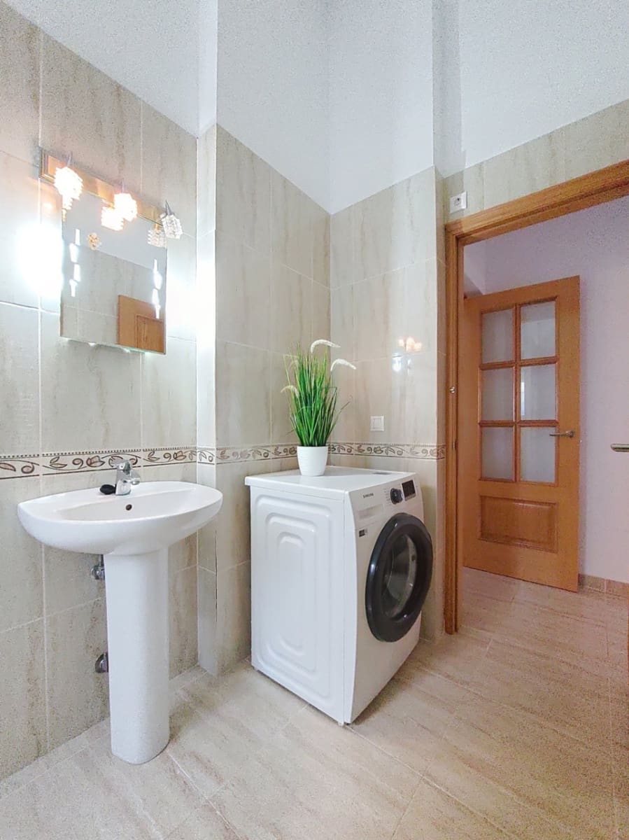 Chalet de 3 habitaciones en Pego en venta con piscina - 395.000 € (Ref: 9606669)