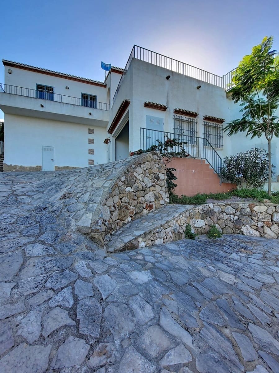 3 sypialnia Willa na sprzedaż w Pego z basenem - 395 000 € (Ref: 9606669)