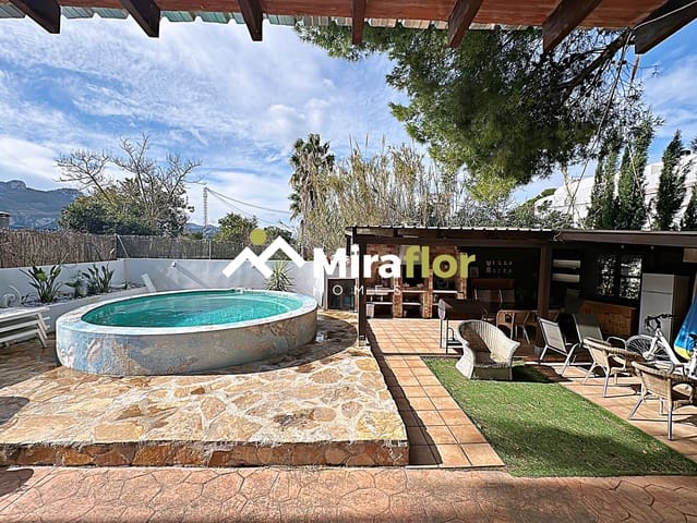 3 sovrum Villa till salu i Dénia med pool - 659 000 € (Ref: 9606670)