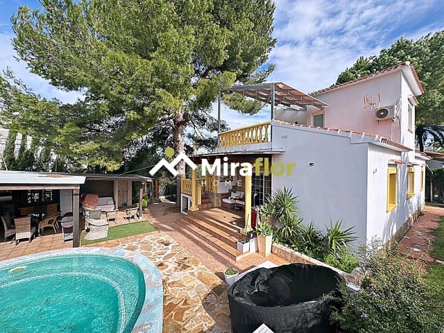 3 sovrum Villa till salu i Dénia med pool - 659 000 € (Ref: 9606670)