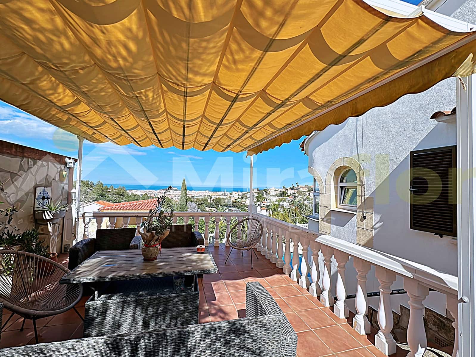 3 bedroom Villa for sale in Denia with pool - € 565,000 (Ref: 9606671)