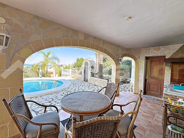 3 quarto Moradia para venda em Dénia com piscina - 565 000 € (Ref: 9606671)