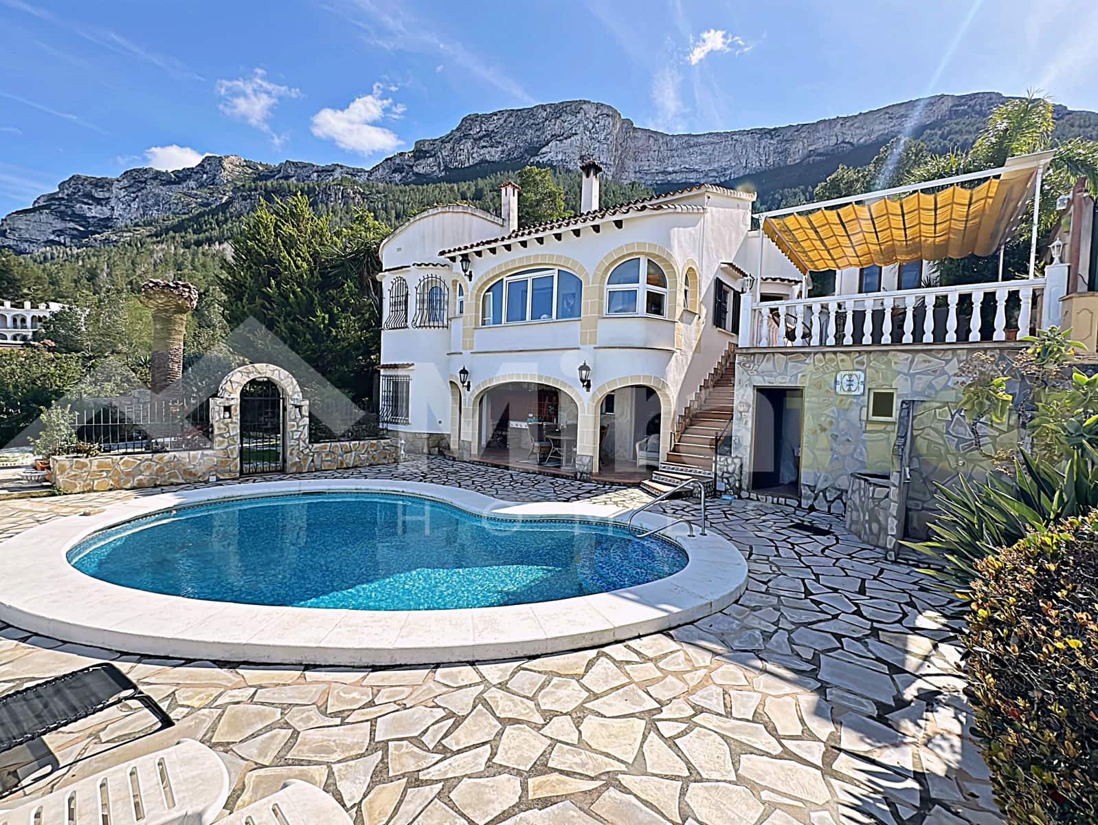 3 bedroom Villa for sale in Denia with pool - € 565,000 (Ref: 9606671)