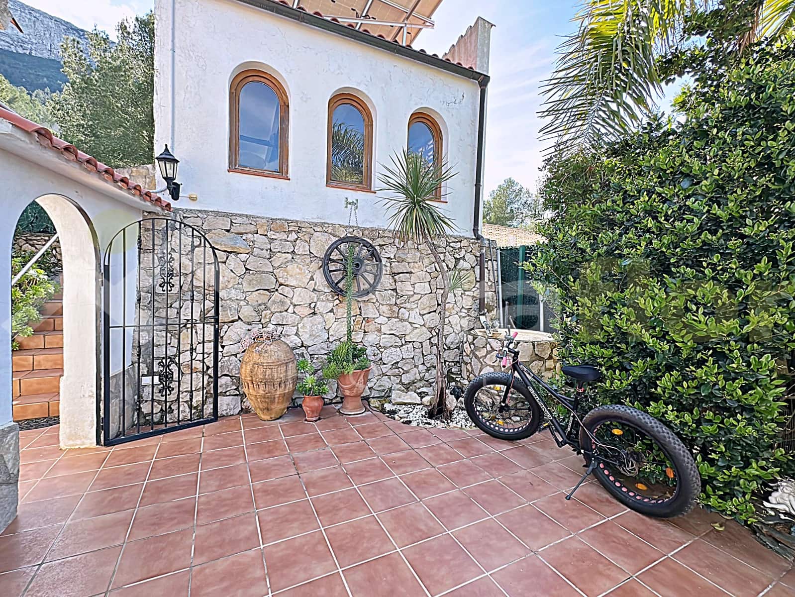 3 bedroom Villa for sale in Denia with pool - € 565,000 (Ref: 9606671)