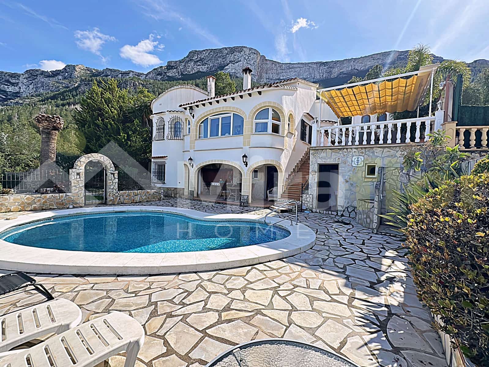 3 bedroom Villa for sale in Denia with pool - € 565,000 (Ref: 9606671)