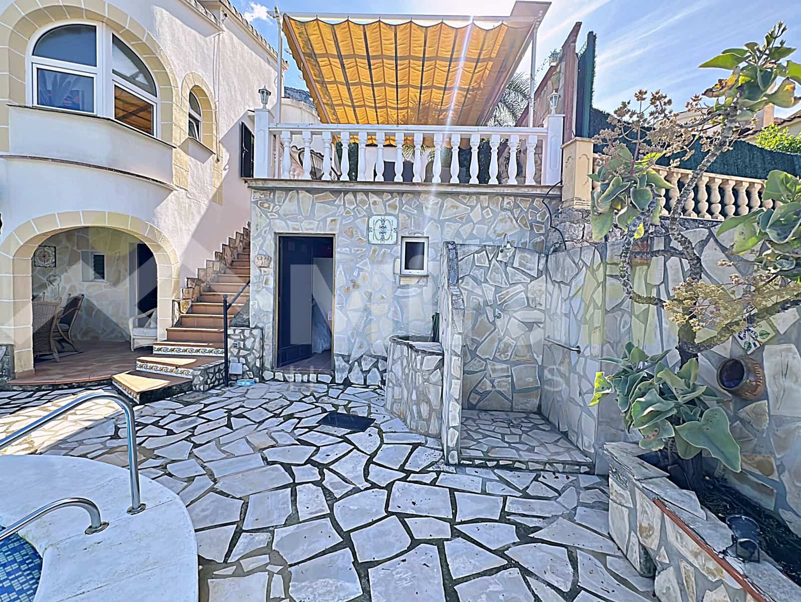 3 bedroom Villa for sale in Denia with pool - € 565,000 (Ref: 9606671)