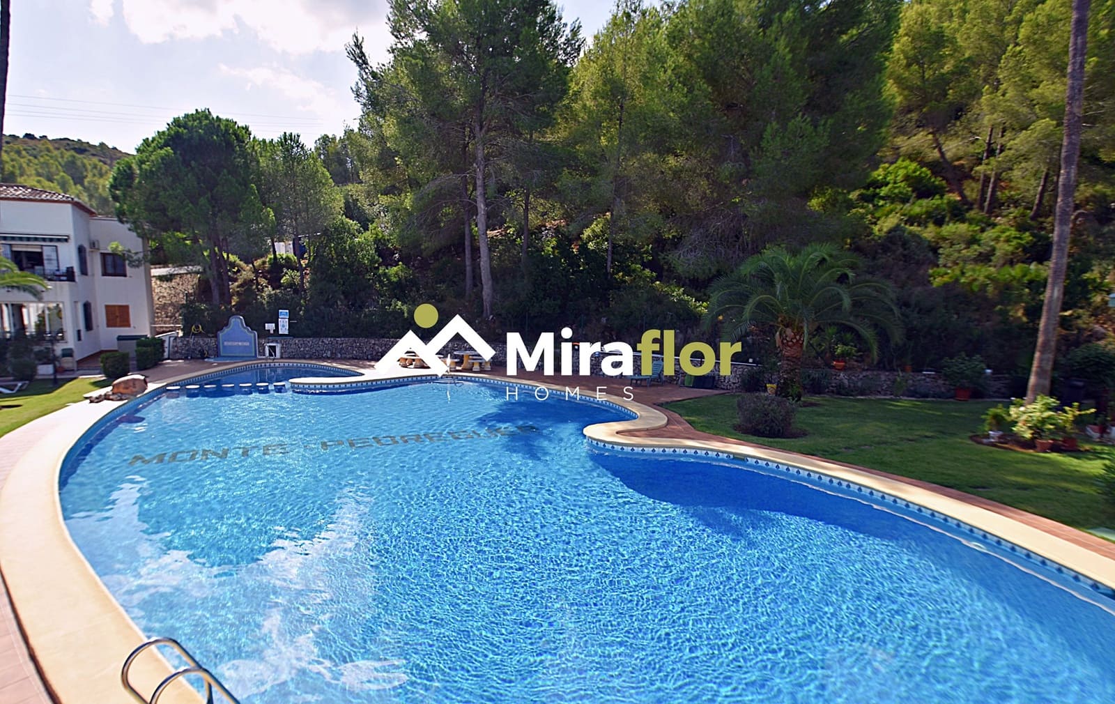 3 bedroom Townhouse for sale in Pedreguer with pool - € 315,000 (Ref: 9606674)