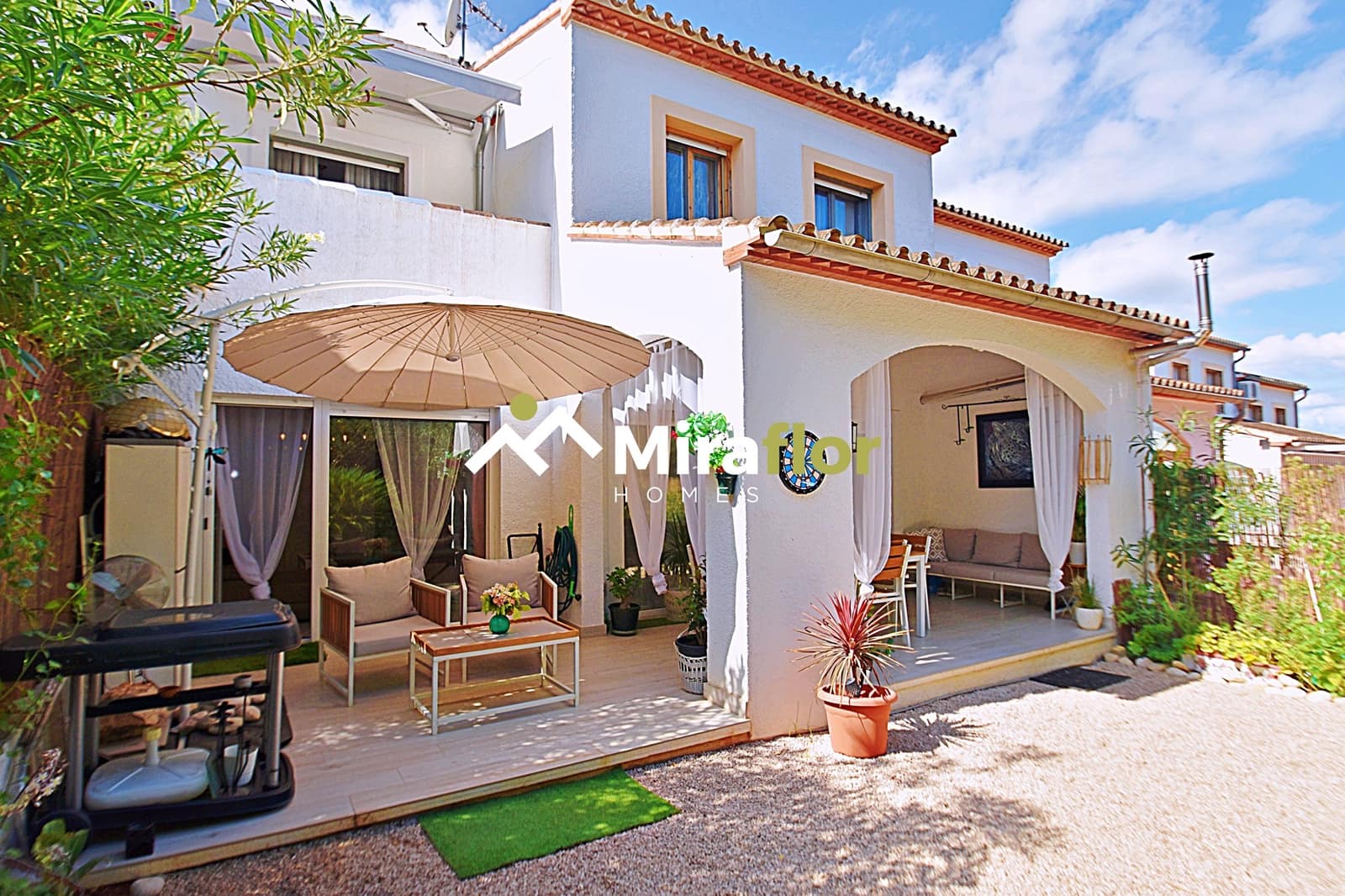 3 bedroom Townhouse for sale in Pedreguer with pool - € 315,000 (Ref: 9606674)